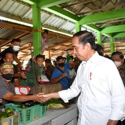 Psst! Ada 'Titipan Khusus' Jokowi Buat Para Penerima Bansos