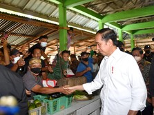 Jokowi Lempar Kode Lagi Tambah Besaran Bansos, Kapan Pak?
