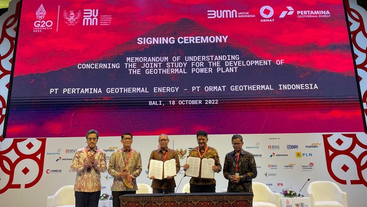 PGE dan PT ORMAT Geothermal Indonesia menandatangani kerjasama dalam pengembangan PLTP dengan teknologi binary plant. Dok: PGE PGE dan PT ORMAT Geothermal Indonesia menandatangani kerjasama dalam pengembangan PLTP dengan teknologi binary plant. Dok: PGE