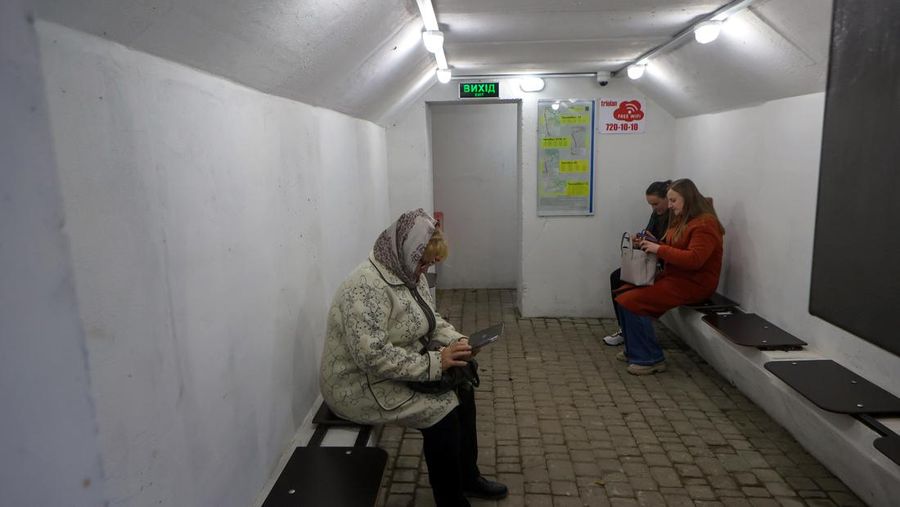 KHARKIV, UKRAINE - OCTOBER 19, 2022 - Men are seen during the production of the components for a concrete bomb shelter, Kharkiv, norheastern Ukraine. (Photo credit should read Vyacheslav Madiyevskyi / Ukrinform/Future Publishing via Getty Images)