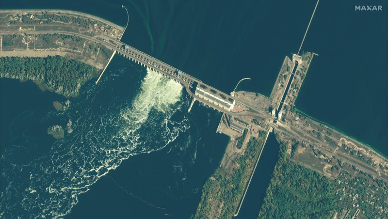 Bendungan Nova Kakhovka di Ukraina Gambar satelit menunjukkan pemandangan lokasi bendungan Kakhovka dan wilayah sekitarnya di Kherson Oblast, Ukraina, Selasa (18/10/2022). (European Union/ Copernicus Sentinel-2 L2A/Handout via REUTERS)