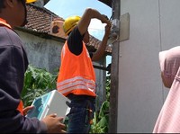 Top! 5.740 Warga Prasejahtera Dialiri Listrik Gratis oleh PLN