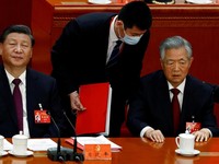 Detik-detik Eks Presiden China Digiring Keluar Kongres Partai