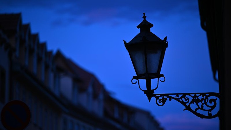 Serangan Rusia ke Ukraina pada Sabtu (22/10/2022) telah membuat negara itu mengalami mati lampu besar-besaran. Pasalnya, Moskow dilaporkan juga menyasar fasilitas energi dan kelistrikan negara itu. (Getty Images/Christian Ender)