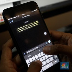 Bisa Keruk Rekening, Ini Ciri Akun WA yang Disadap & Dibajak