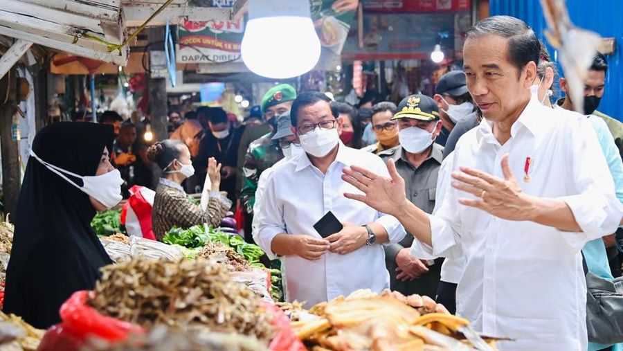 Presiden Joko Widodo mengawali kunjungan kerjanya di Provinsi Kalimantan Timur dengan mengunjungi Pasar Klandasan