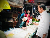 Hayo Ngacung! Siapa yang Belum Dapat BLT BBM & BSU Jokowi?