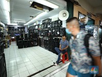 Dolar Ngamuk, Harga Eletronika Beterbangan!