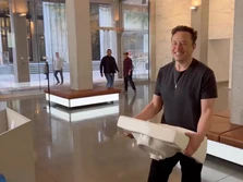 Elon Musk Resmi Beli Twitter, CEO Lama Langsung Ditendang