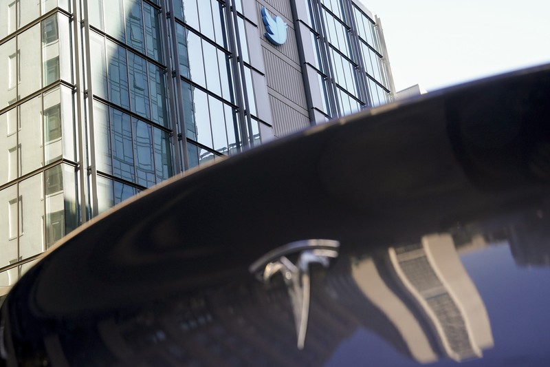 Musk-Twitter This image from the Twitter page of Elon Musk shows Musk entering Twitter headquarters carrying a sink through the lobby area on Wednesday, Oct. 26, 2022 in San Francisco. Musk posted a video Wednesday showing him strolling into Twitter headquarters ahead of a Friday deadline to close his $44 billion deal to buy the company. (Twitter page of Elon Musk via AP)