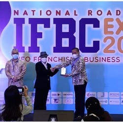 Alfamart Raih Penghargaan Franchise Of The Year 2022