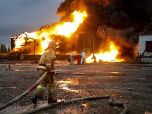 Ukraina Gempur Depot Minyak yang Dikuasai Rusia di Luhansk