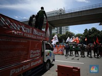 Kantor Kemenkes Didemo Buruh, Ada Apa Ya?