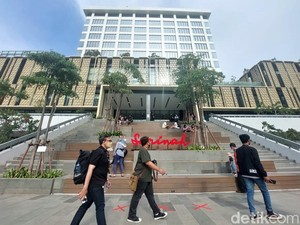 Sarinah Tutup Jam 4 Sore Imbas Jakarta Dikepung Demo