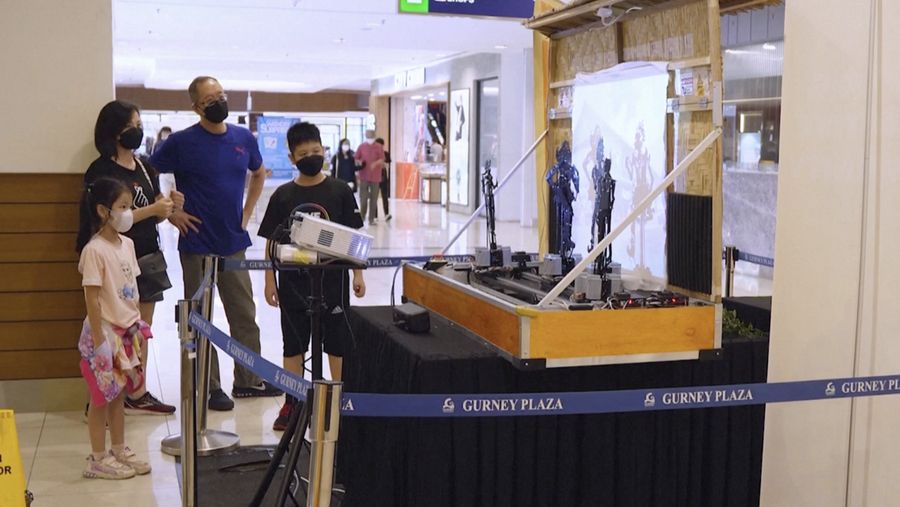 Wayang kulit robot (Reuters TV)