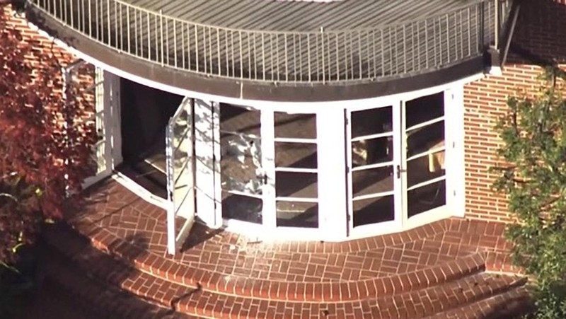 Members of law enforcement work outside the home of U.S. House Speaker Nancy Pelosi after her husband Paul Pelosi was violently assaulted during a break-in at their house in San Francisco, California, U.S., in this screen grab taken from video October 28, 2022. KGO TV via ABC via REUTERS. ATTENTION EDITORS - THIS IMAGE HAS BEEN SUPPLIED BY A THIRD PARTY MANDATORY COURTESY ABC AFFILIATE KGO/NO RESALE