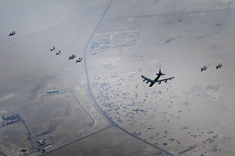 Enam pesawat pengebom B-52 berkemampuan nuklir ke sebuah pangkalan udara di Australia utara. ( Dok. File AP/Boris Grdanoski)