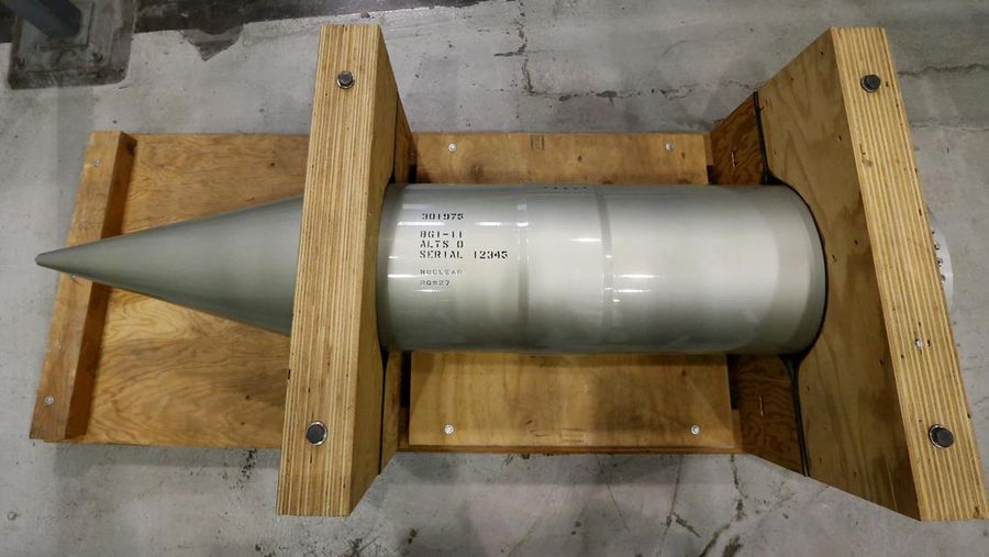 OAK RIDGE, TENNESSEE, MONDAY, JULY 21, 2014 - The forward section of the B61 nuclear bomb on display as a museum piece at the Y-12 National Security Complex. (Dok. FIle Los Angeles Times via Getty Imag/Robert Gauthier)