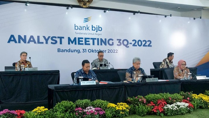 Paparan analyst meeting bank bjb 2022 Paparan analyst meeting bank bjb 2022