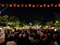 Alamak! Ribuan Orang Dikunci di Disneyland China Gegara Covid