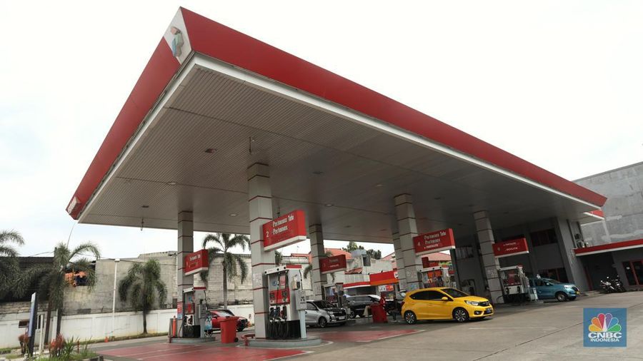 Harga terbaru pertamax dan shell. (CNBC Indonesia/Andrean Kristianto)