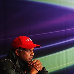Potret Tony Fernandes yang Mengundurkan Diri dari CEO AirAsia