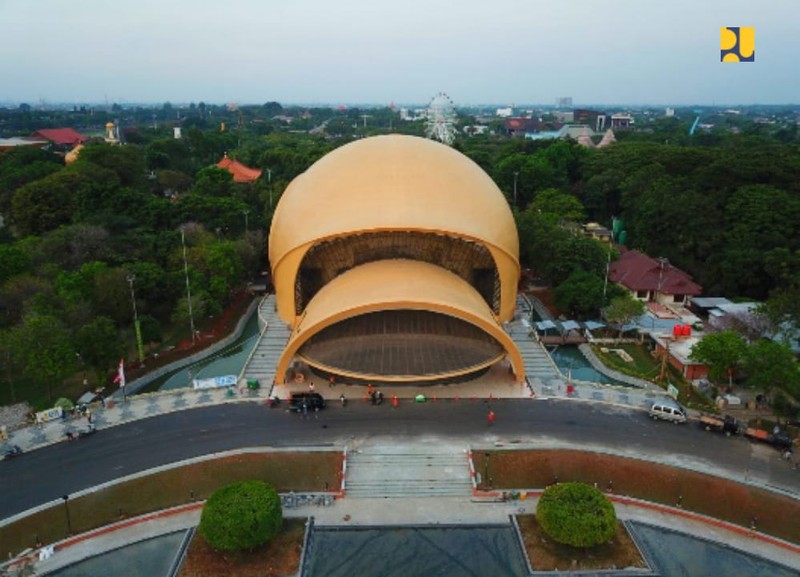 Kementerian Pekerjaan Umum dan Perumahan Rakyat (PUPR) telah selesai merenovasi seluruh sarana dan prasarana di kawasan Taman Mini Indonesia Indah (TMII), DKI Jakarta. (Dok: PUPR) Kementerian Pekerjaan Umum dan Perumahan Rakyat (PUPR) telah selesai merenovasi seluruh sarana dan prasarana di kawasan Taman Mini Indonesia Indah (TMII), DKI Jakarta. (Dok: PUPR)