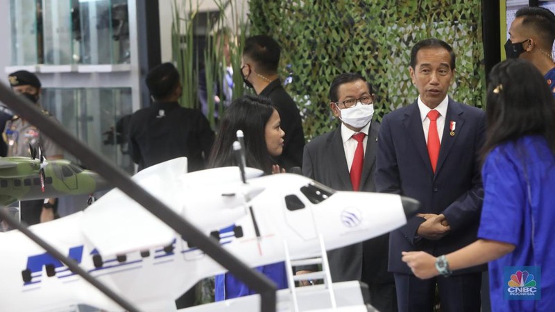 Presiden Joko Widodo (Jokowi) menghadiri Indo Defence 2022 Expo & Forum di JIExpo Kemayoran, Jakarta Pusat, Rabu (2/11/2022). (CNBC Indonesia/Andrean Kristianto)