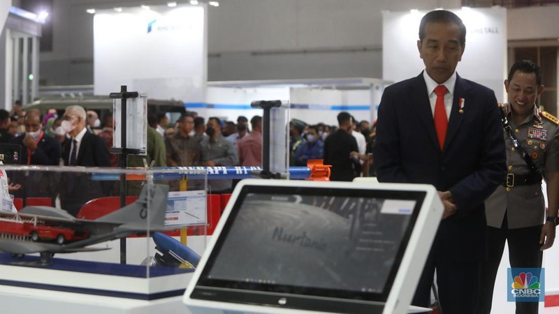 Presiden Joko Widodo (Jokowi) menghadiri Indo Defence 2022 Expo & Forum di JIExpo Kemayoran, Jakarta Pusat, Rabu (2/11/2022). (CNBC Indonesia/Andrean Kristianto)