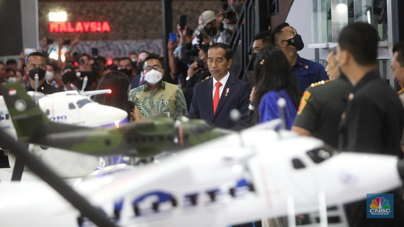 Presiden Joko Widodo (Jokowi) menghadiri Indo Defence 2022 Expo & Forum di JIExpo Kemayoran, Jakarta Pusat, Rabu (2/11/2022). (CNBC Indonesia/Andrean Kristianto)