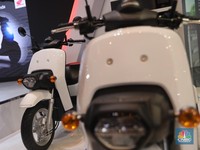 Perhatian! Tahun Depan Beli Motor Listrik Dapat Diskon