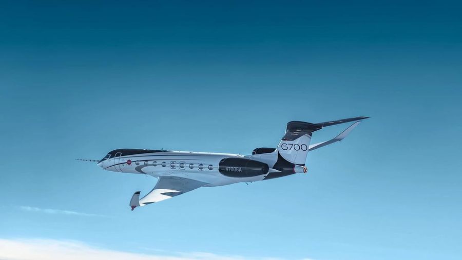 G700 diluncurkan pada Oktober 2019. Pesawat ini akan menggantikan G650ER yang digunakan Elon Musk saat ini. (REUTERS/GREGG NEWTON)