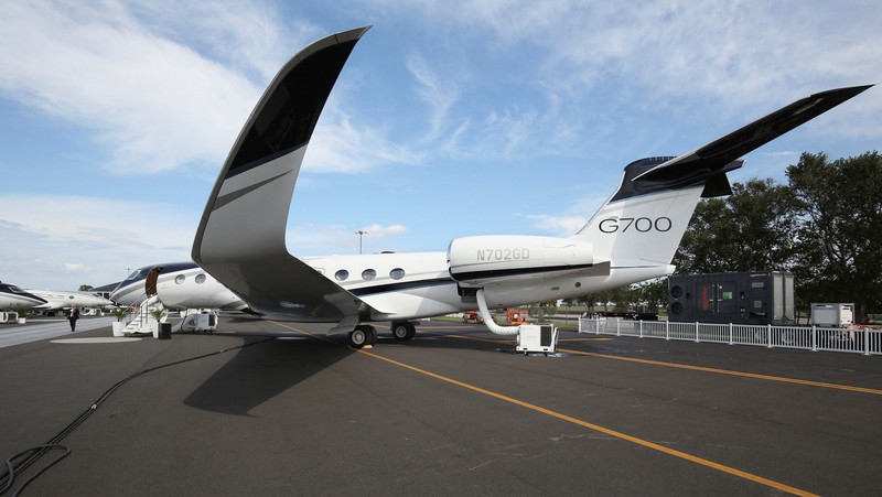 G700 diluncurkan pada Oktober 2019. Pesawat ini akan menggantikan G650ER yang digunakan Elon Musk saat ini. (REUTERS/GREGG NEWTON) G700 diluncurkan pada Oktober 2019. Pesawat ini akan menggantikan G650ER yang digunakan Elon Musk saat ini. (REUTERS/GREGG NEWTON)