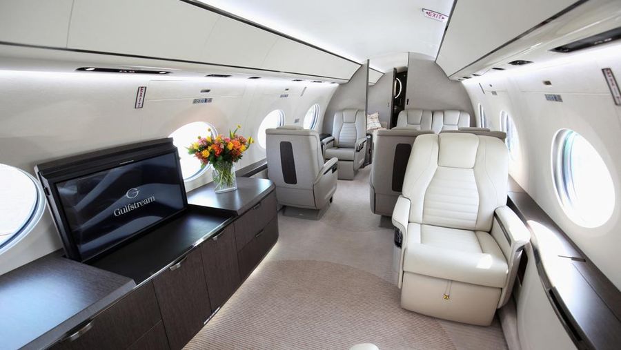 G700 diluncurkan pada Oktober 2019. Pesawat ini akan menggantikan G650ER yang digunakan Elon Musk saat ini. (REUTERS/GREGG NEWTON)