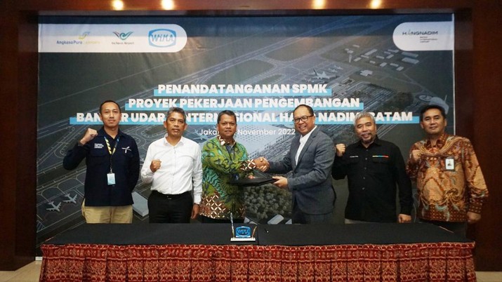 Penandatanganan SPMK Proyek Pekerjaan Pengembangan Bandar Udara Internasional Bandar Udara Internasional Hang Nadim Batam. (Dok. Wijaya Karya (Persero) Tbk (WIKA) ) Penandatanganan SPMK Proyek Pekerjaan Pengembangan Bandar Udara Internasional Bandar Udara Internasional Hang Nadim Batam. (Dok. Wijaya Karya (Persero) Tbk (WIKA) )
