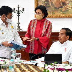 Cukai Rokok Naik 10%, Ini Alasan Jokowi & Sri Mulyani!