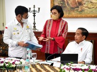 Cukai Rokok Naik 10%, Ini Alasan Jokowi & Sri Mulyani!