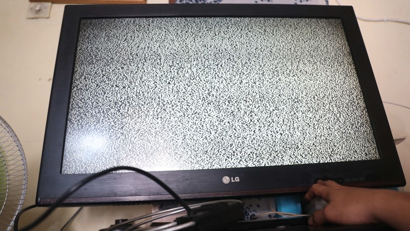 Siaran televisi analog (Analog Switch Off/ASO) dihentikan dan migrasi ke siaran digital pada 2 November 2022 di wilayah Jabodetabek. (CNBC Indonesia/ Muhammad Sabki)