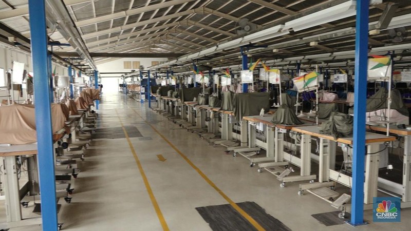 Suasana sepi pabrik garmen PT. Fotexco Busana International, Gn. Putri, Bogor, Jawa Barat, Rabu (2/11/2022). (Tangkapan layar CNBC Indonesia TV)
