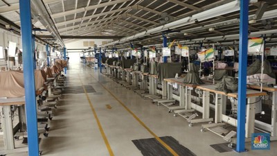 Suasana sepi pabrik garmen PT. Fotexco Busana International, Gn. Putri, Bogor, Jawa Barat, Rabu (2/11/2022). (Tangkapan layar CNBC Indonesia TV) Suasana sepi pabrik garmen PT. Fotexco Busana International, Gn. Putri, Bogor, Jawa Barat, Rabu (2/11/2022). (Tangkapan layar CNBC Indonesia TV)