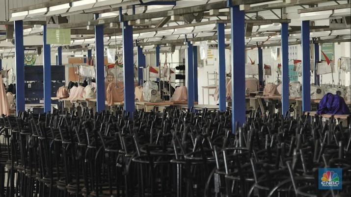 Suasana sepi pabrik garmen PT. Fotexco Busana International, Gn. Putri, Bogor, Jawa Barat, Rabu (2/11/2022). (Tangkapan layar CNBC Indonesia TV) Suasana sepi pabrik garmen PT. Fotexco Busana International, Gn. Putri, Bogor, Jawa Barat, Rabu (2/11/2022). (Tangkapan layar CNBC Indonesia TV)