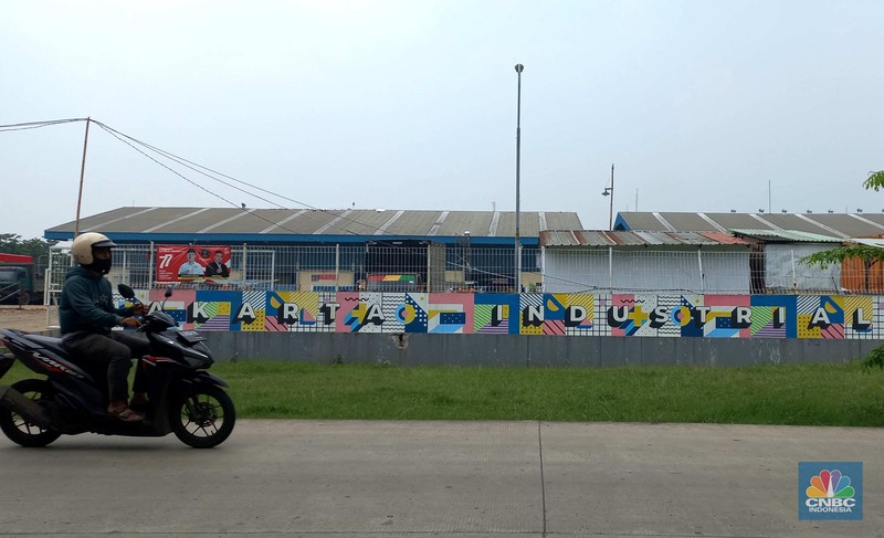 Kawasan industri Pulo Gadung yang dikelola PT Jakarta Industrial Estate Pulogadung (JIEP) bakal dipindah ke wilayah Subang, Jawa Barat. (CNBC Indonesia/ Muhammad Sabki) Kawasan industri Pulo Gadung yang dikelola PT Jakarta Industrial Estate Pulogadung (JIEP) bakal dipindah ke wilayah Subang, Jawa Barat. (CNBC Indonesia/ Muhammad Sabki)