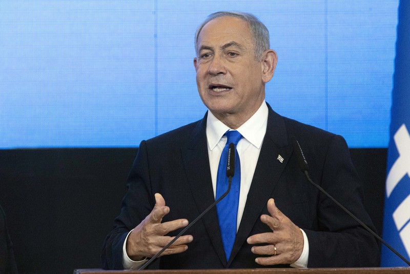 Mantan Perdana Menteri dan pemimpin partai Likud Benjamin Netanyahu berbicara kepada para pendukungnya di Yerusalem Barat, Israel pada 02 November 2022. (Anadolu Agency via Getty Images)