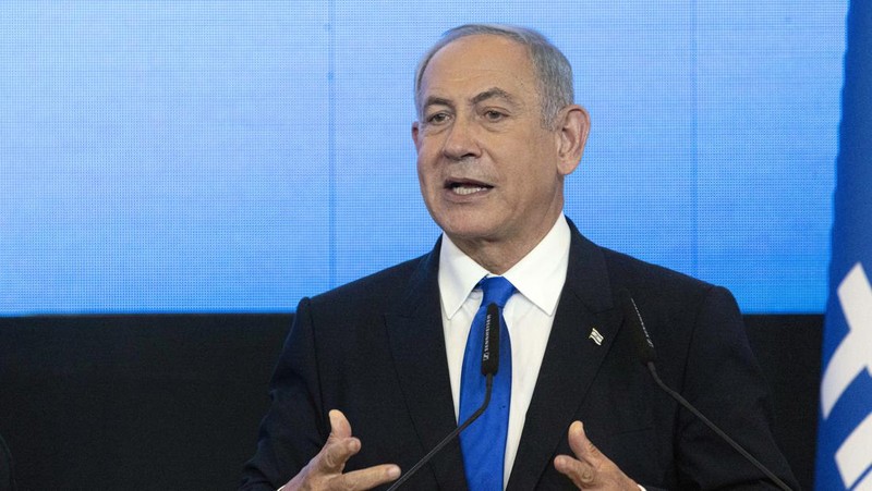 Mantan Perdana Menteri dan pemimpin partai Likud Benjamin Netanyahu berbicara kepada para pendukungnya di Yerusalem Barat, Israel pada 02 November 2022. (Anadolu Agency via Getty Images)
