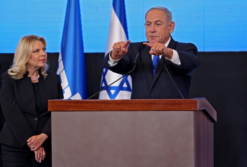 Mantan Perdana Menteri dan pemimpin partai Likud Benjamin Netanyahu berbicara kepada para pendukungnya di Yerusalem Barat, Israel pada 02 November 2022. (Anadolu Agency via Getty Images) Mantan Perdana Menteri dan pemimpin partai Likud Benjamin Netanyahu berbicara kepada para pendukungnya di Yerusalem Barat, Israel pada 02 November 2022. (Anadolu Agency via Getty Images)