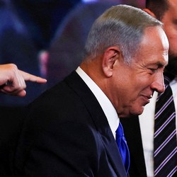 Maju Kena Mundur Kena, Posisi Netanyahu di Ujung Tanduk