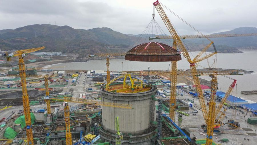 Konstruksi pembangkit listrik tenaga nuklir Zhejiang San'ao pada 3 November 2022 di Kabupaten Cangnan, Kota Wenzhou, Provinsi Zhejiang Cina. (VCG via Getty Images)