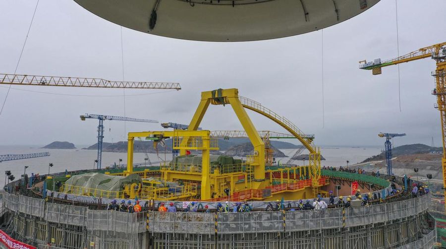 Konstruksi pembangkit listrik tenaga nuklir Zhejiang San'ao pada 3 November 2022 di Kabupaten Cangnan, Kota Wenzhou, Provinsi Zhejiang Cina. (VCG via Getty Images)