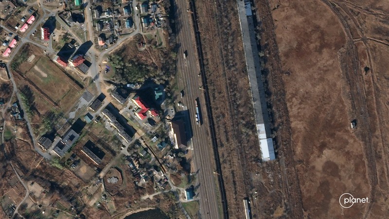 Citra satelit Jembatan Persahabatan Tumangang di Korea Utara-Rusia Citra satelit menunjukkan Jembatan Persahabatan Tumangang di Korea Utara-Rusia, Jumat (4/11/2022). Jembatan ini merupakan satu-satunya penghubung darat antarnegara yaitu Korea Utara dengan Rusia. (Planet Labs PBC/Handout via REUTERS)