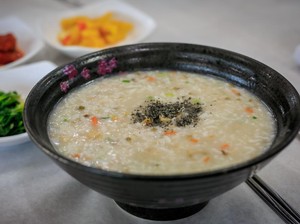3 Resep Bubur Ayam Cincang yang Praktis dan Enak Buat Sarapan